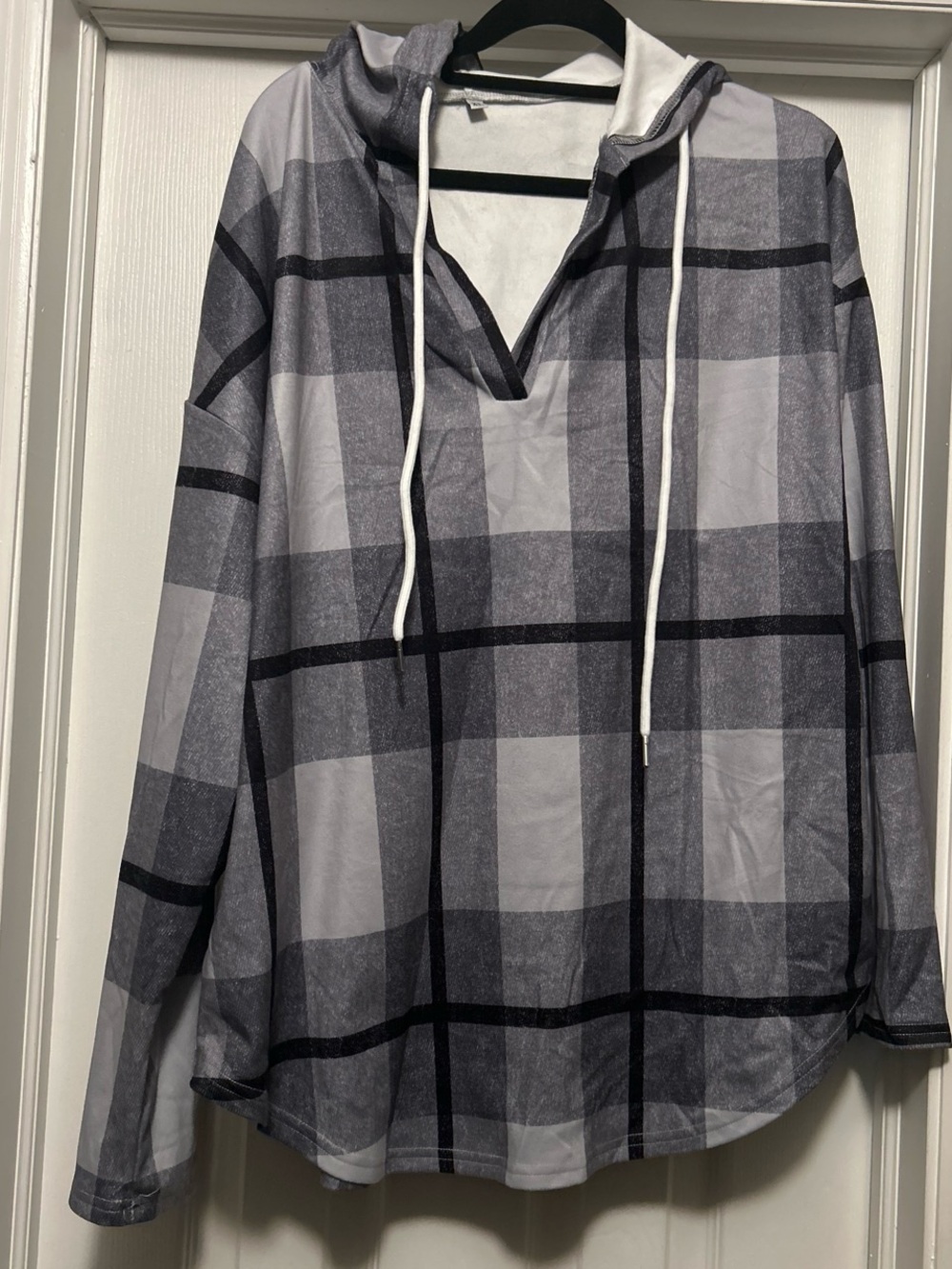 Women’s Gray Plaid Hooded Pullover Sweater